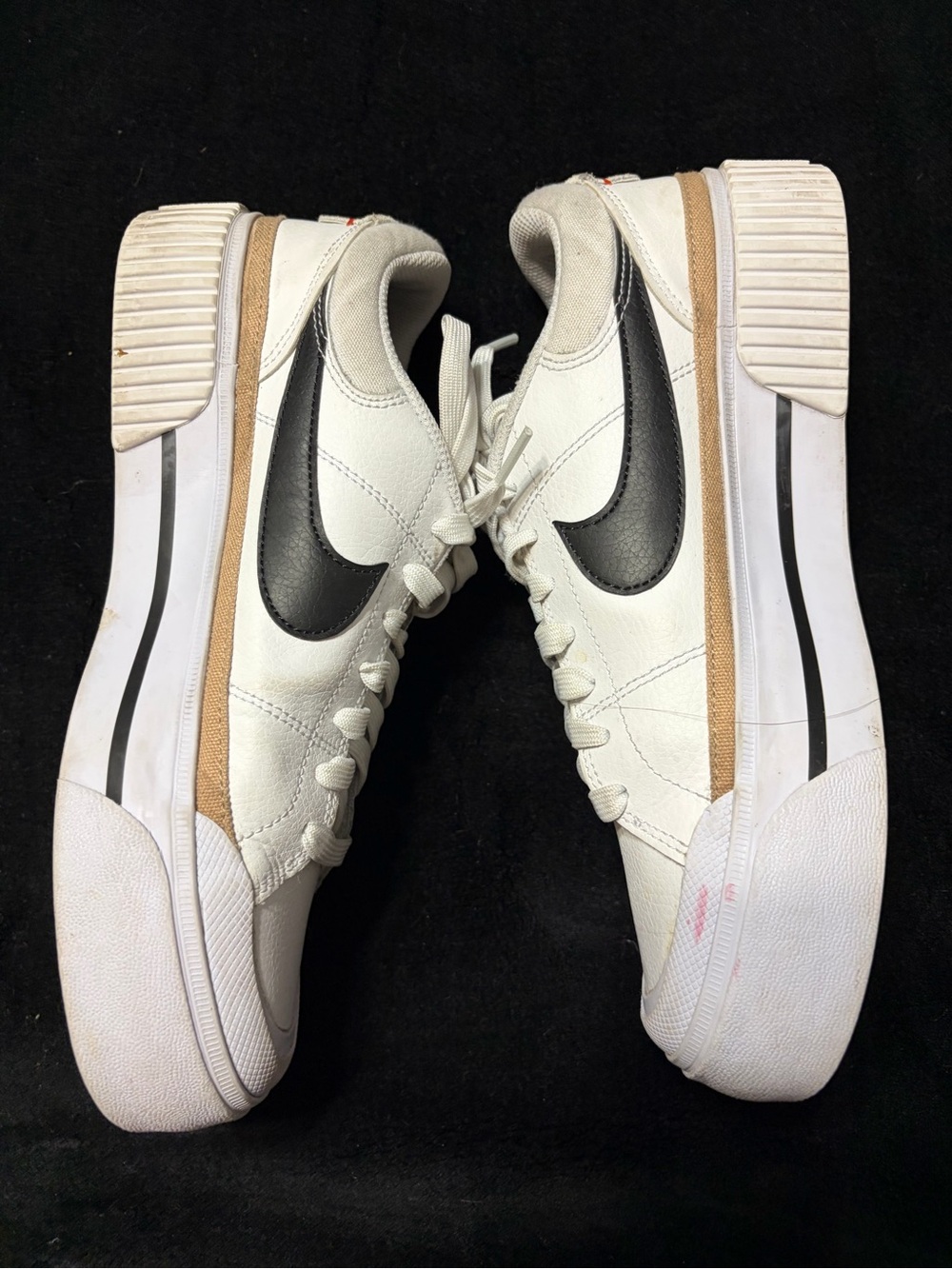 Nike White Low-Top Sneakers with Black Swoosh - Picture 2 of 7